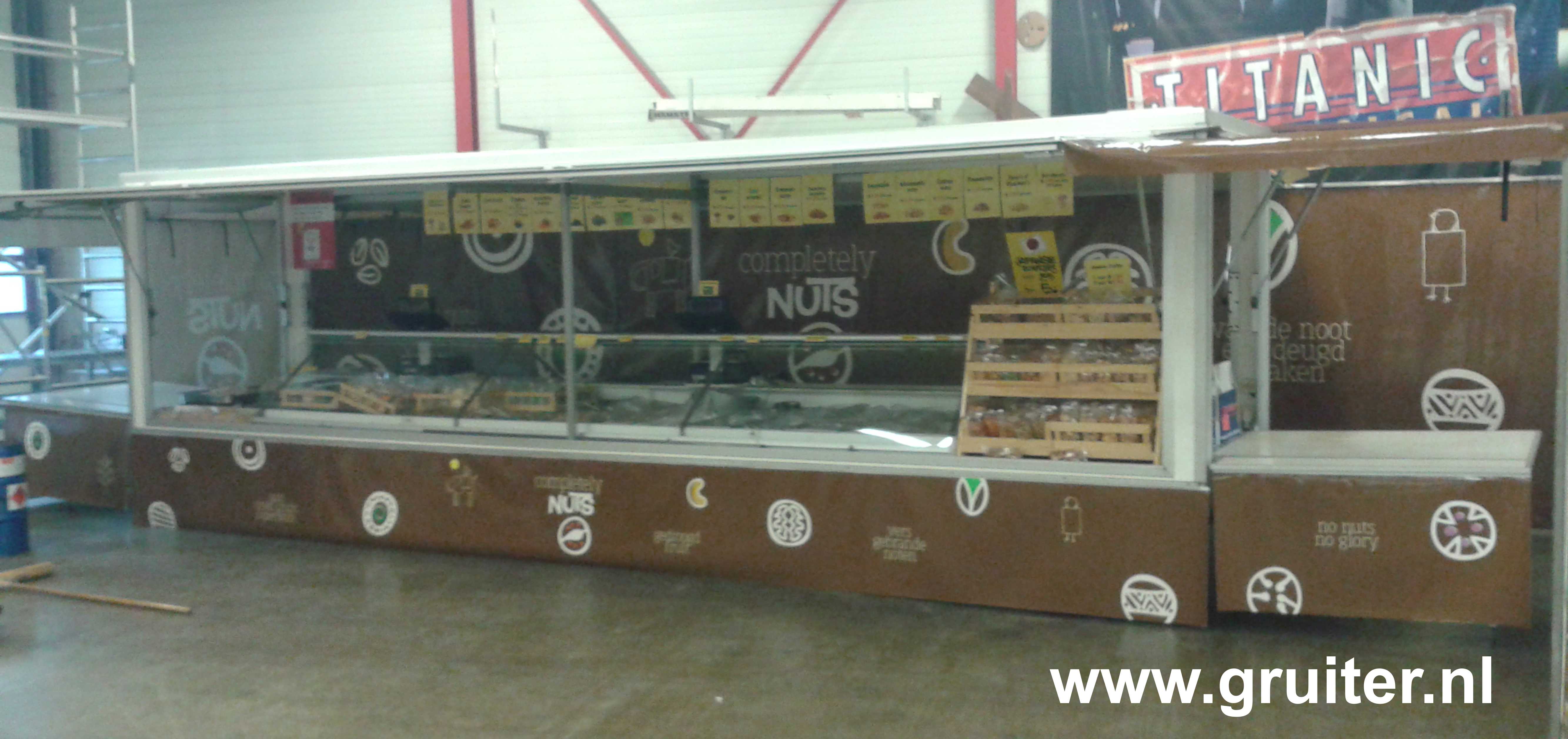 marktzeilen voor Completely Nuts